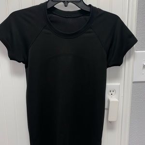 Lululemon swiftly tech short sleeve